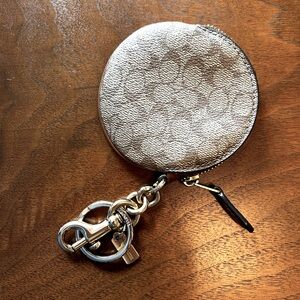 Coach Beige Coin Purse with Gold Keychain